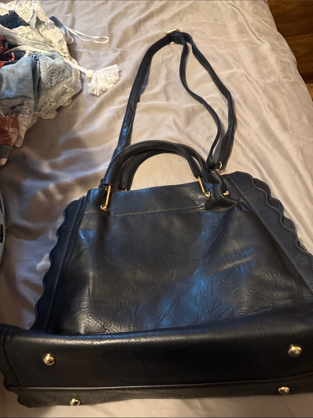 Classic Women's Scalloped Tote Bag in Black